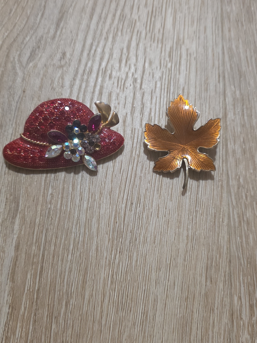 Vintage Red Glitter Hat Brooch with Crystal Floral Accent - Picture 1 of 3